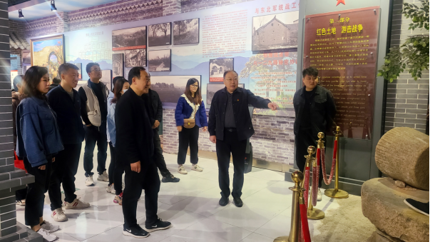 市文旅公司3月份新聞稿（一），?；⑸? 一路同行--駐馬店市文化旅游發(fā)展有限公司開展團建活動124.png