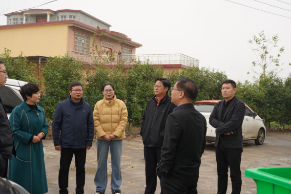 市產(chǎn)業(yè)集團(tuán)黨委書記、董事長劉培建一行深入結(jié)對幫扶村調(diào)研鄉(xiāng)村振興工作193.png